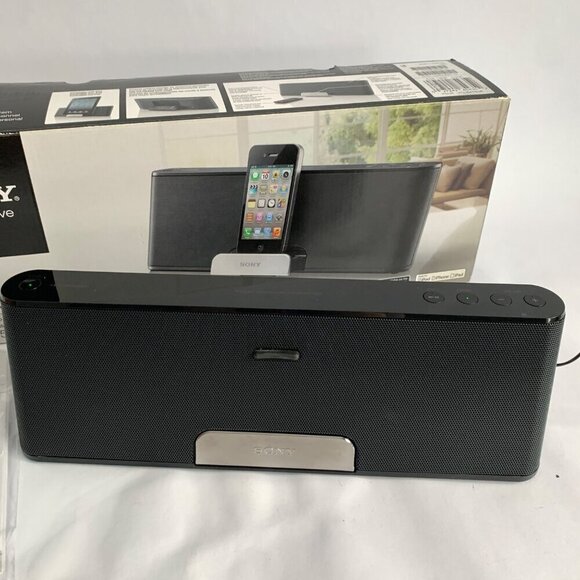 Sony RDP-T50iP Personal Audio Docking System Stereo In Box READ - Picture 2 of 7
